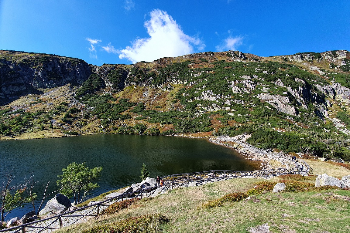 maly staw samotnia karpacz