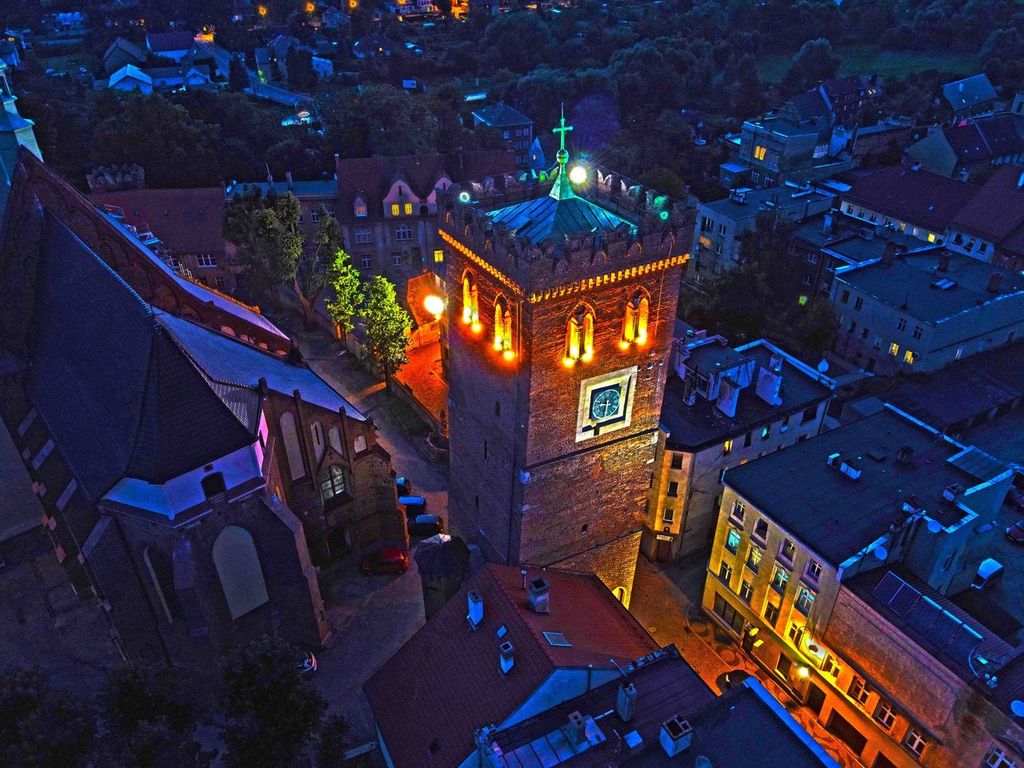 krzywa wieza zabkowice slaskie