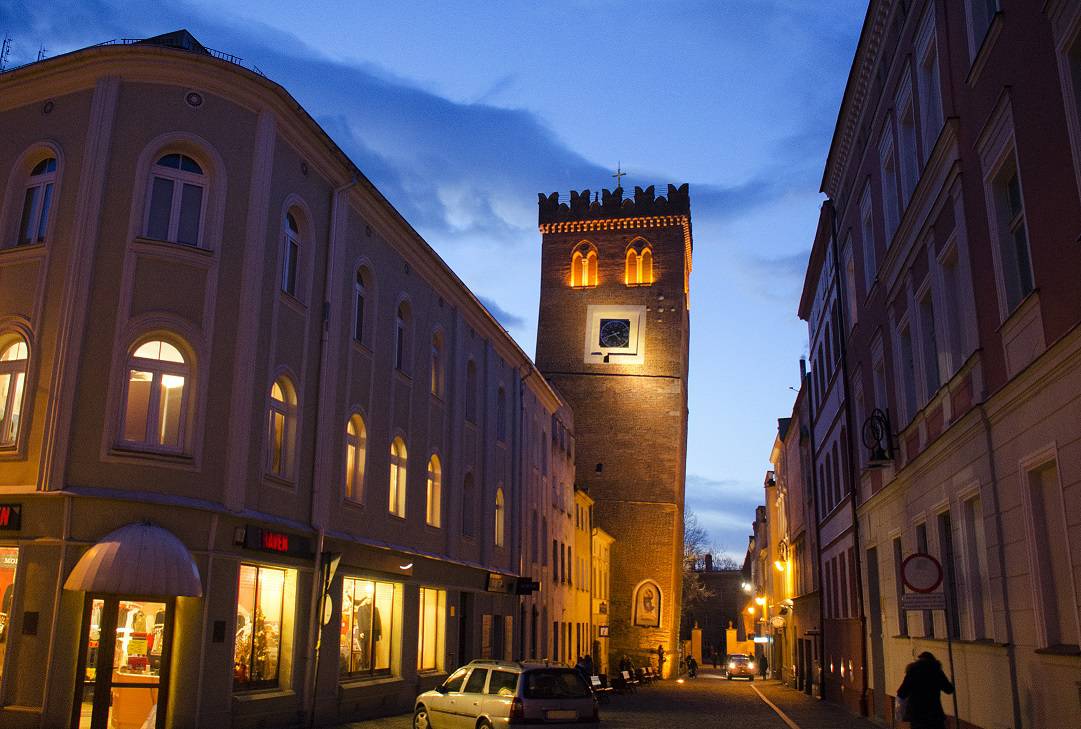 krzywa wieza zabkowice slaskie