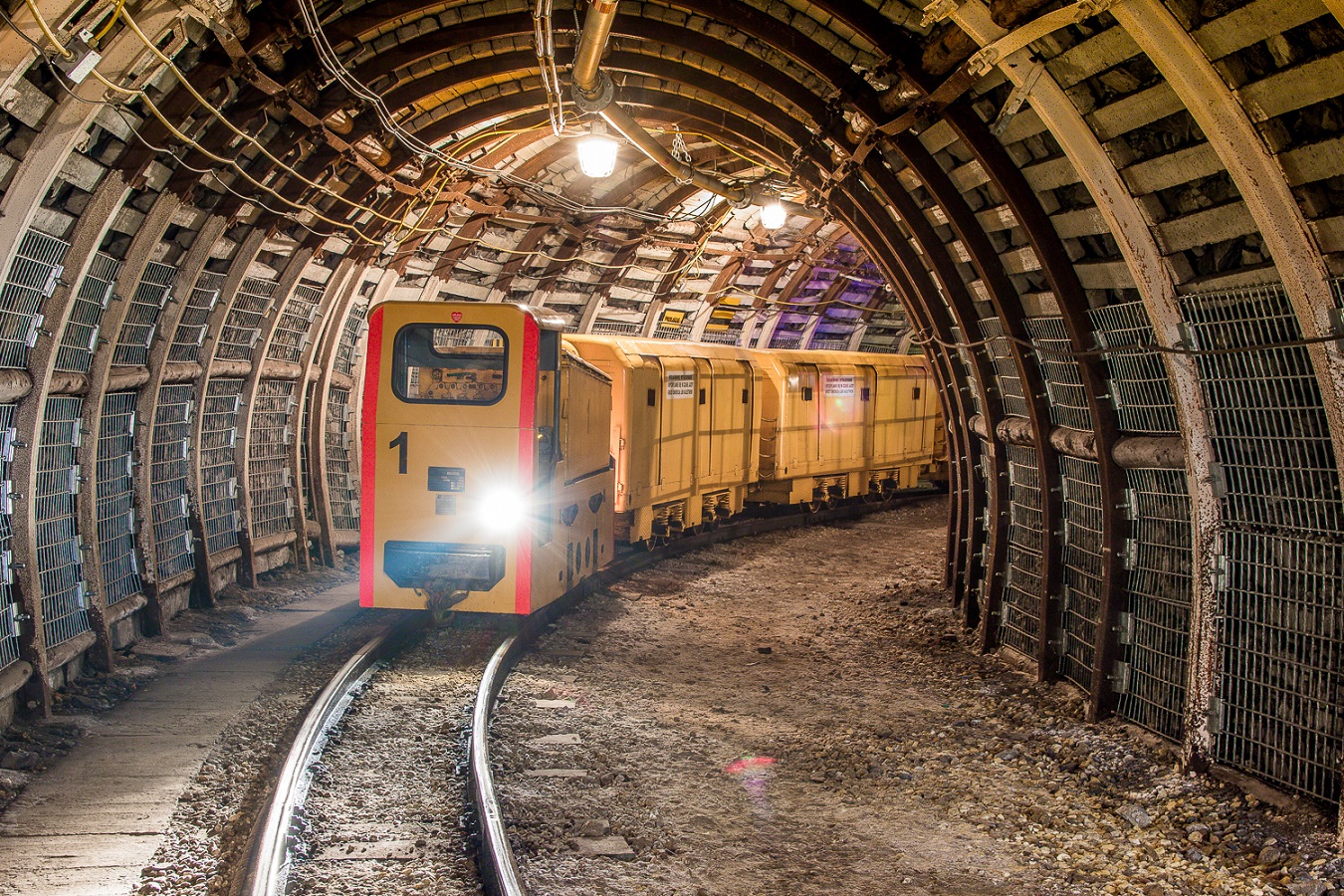 podziemne krolestwo maszyn