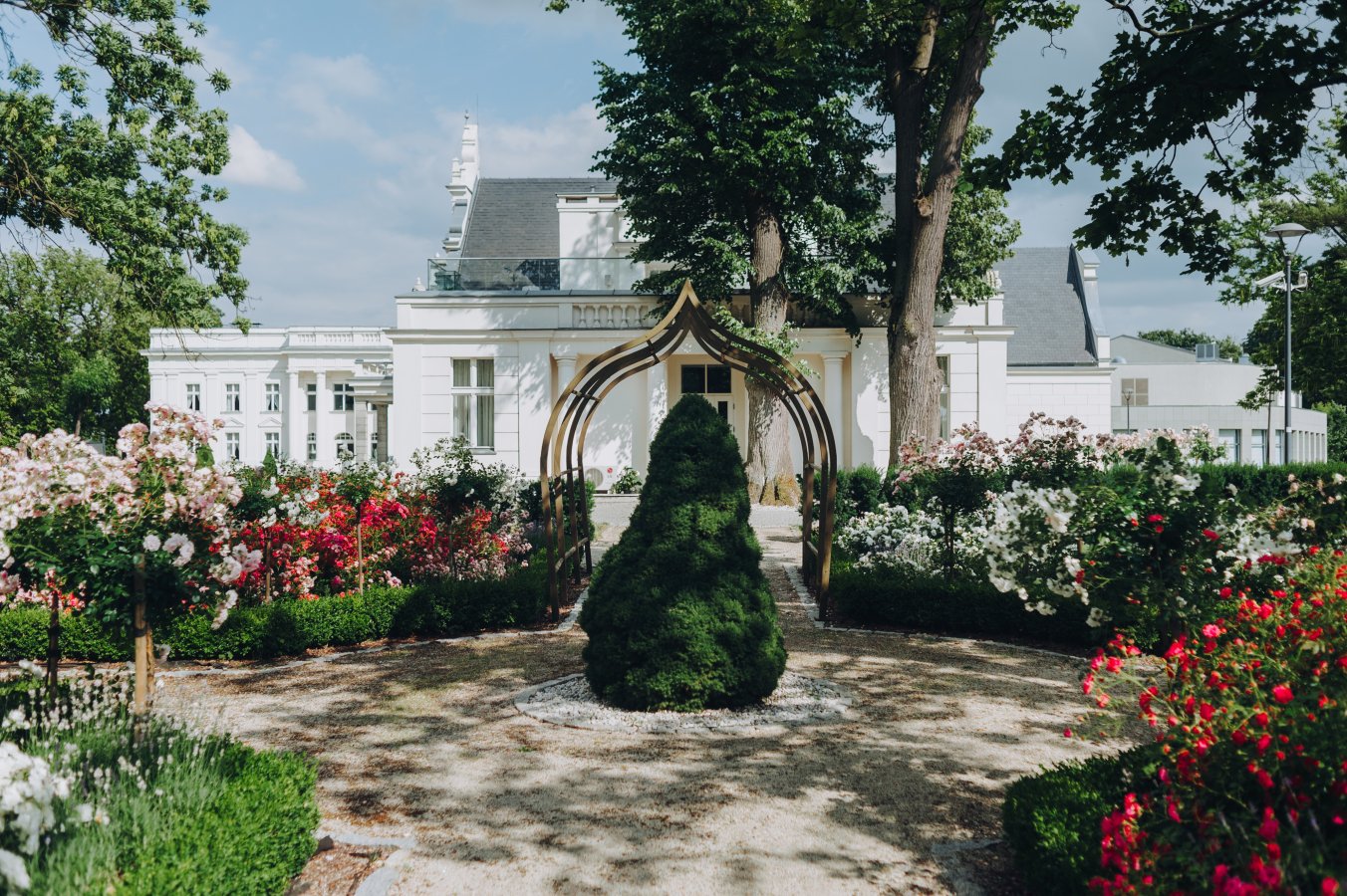 palac romatyczny ogrod