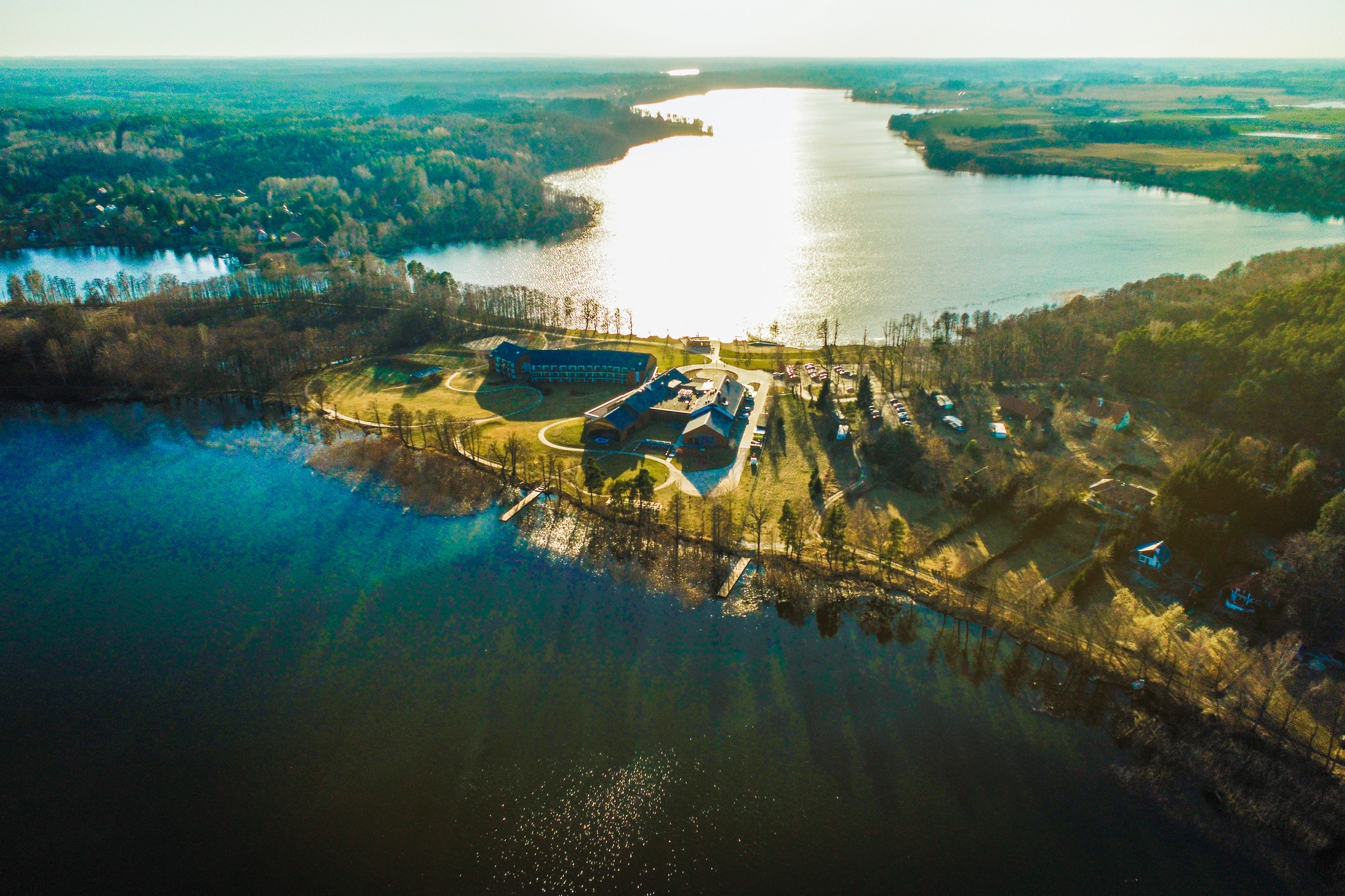 Hotel Marina Club nad jeziorem Wulpińskim