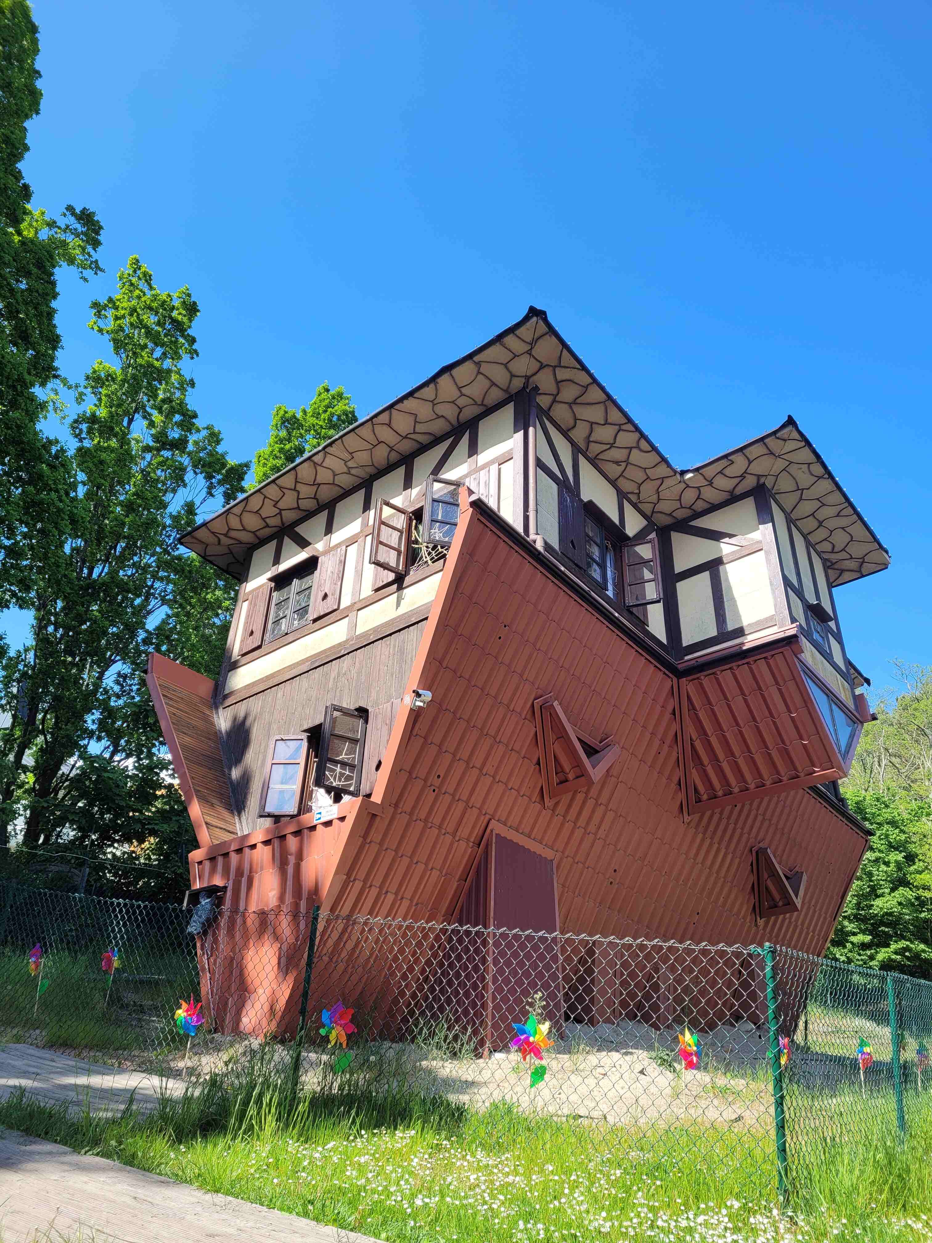 Dom do góry nogami Świnoujście